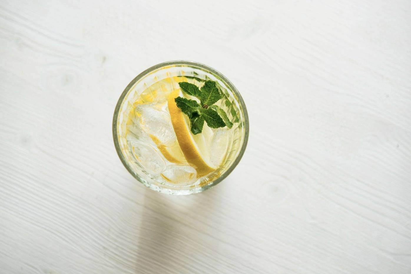 lemon water: ways to hydrate
